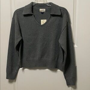 Universal Thread Gray V Neck Collar Sweater Medium 
Academia